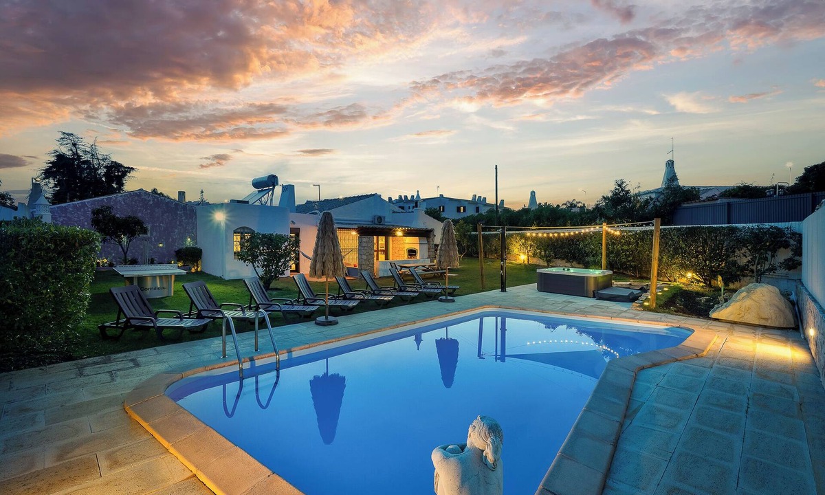 Areias de Sao Joao Villa | 🔥Is Oura Calling You?🔥4BD Sleeps 12 Jacuzzi Pool PingPong 5min Strip 10' beach