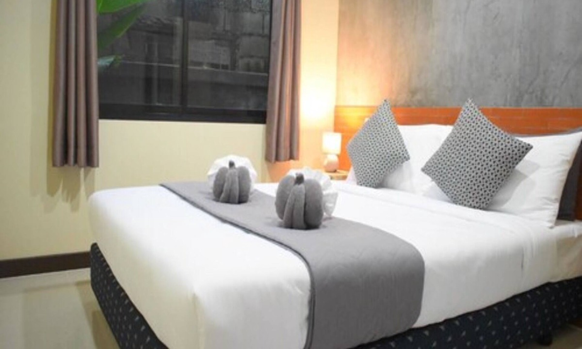 Bang Tao Hotel | Isayarada Apartment