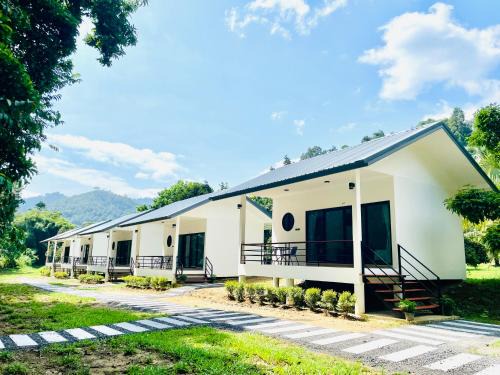 Khlong Sok Resort | Khaosok River Hills Resort