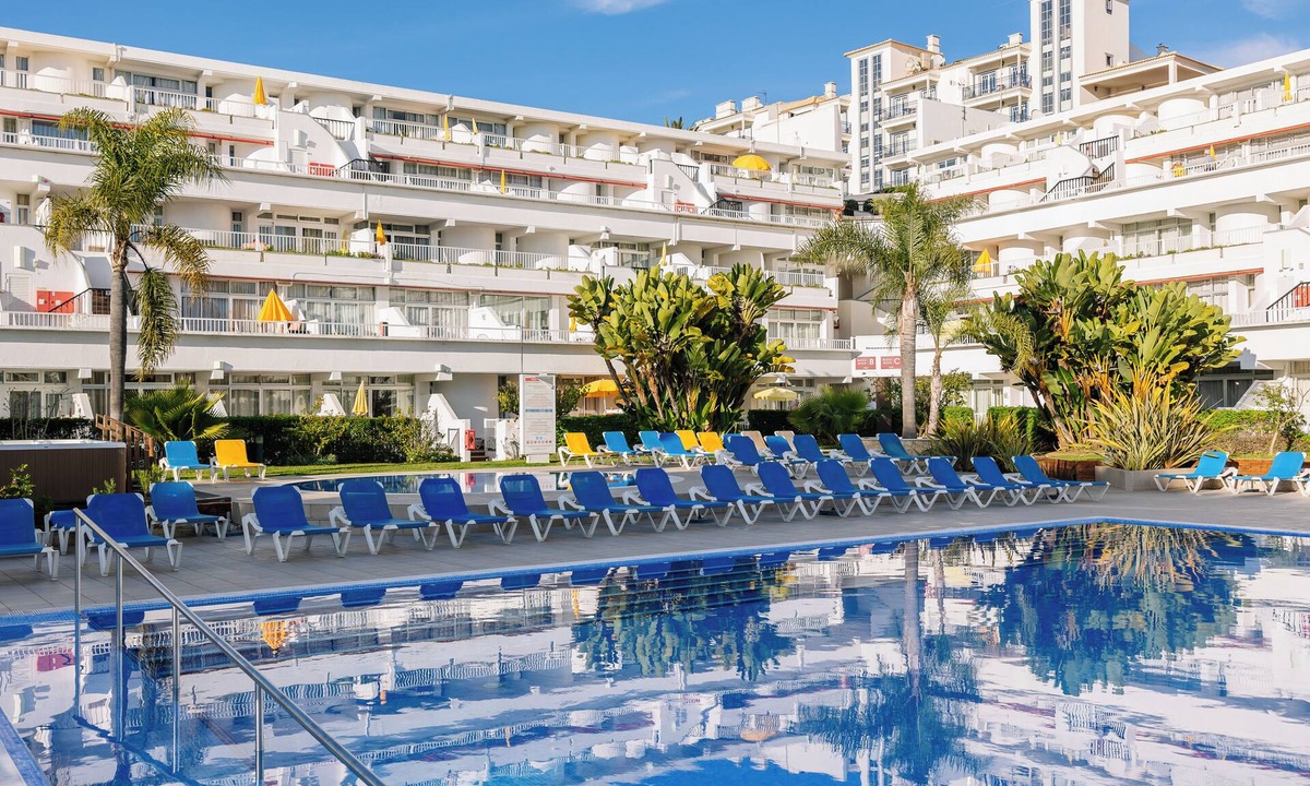 Santa Eulalia Hotel | Kitchenette Rooms in Beach Paradise: Serene Seaside Haven in Praia da Oura!