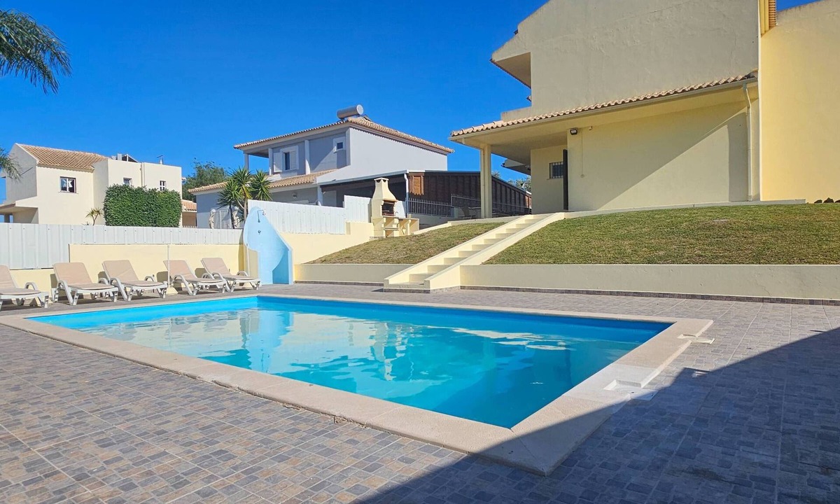Pata de Baixo Villa | Large 3BR Villa on Vale Carro, Olhos de Água