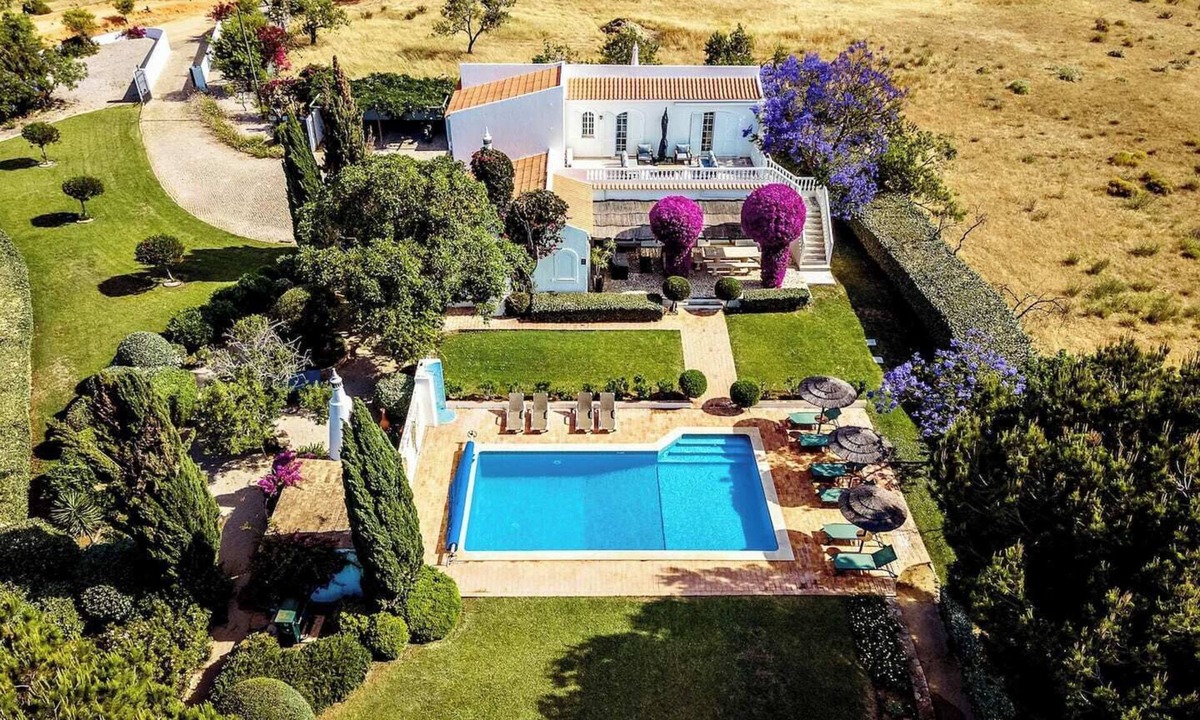 Albufeira Villa | Lovely Very Private Villa with Beautiful Gardens
