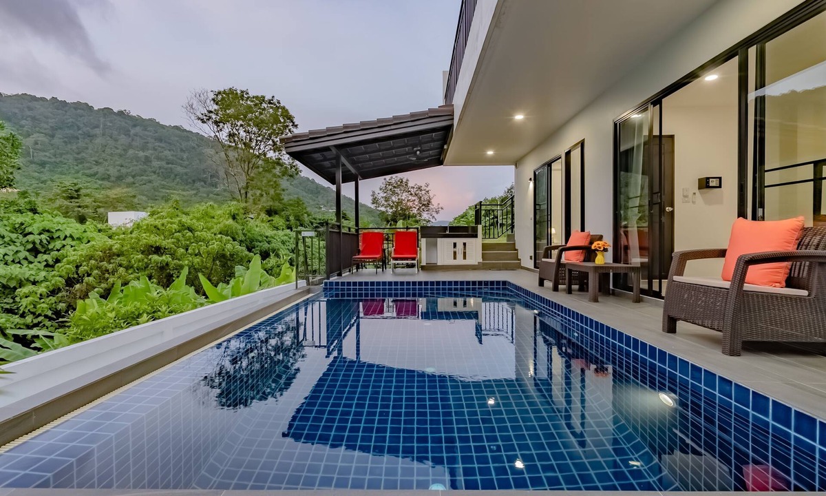 Chalong Villa | Luxurious Villa with Private Pool and Stunning Views