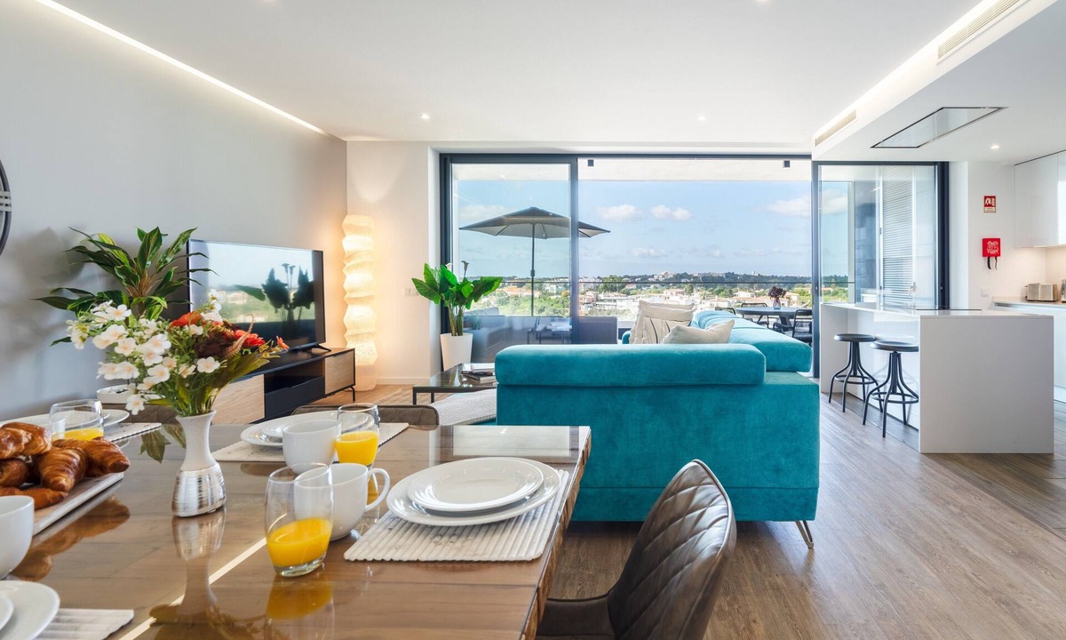 Portimao Apartment | Luxury 2-Bedroom Apartment with Sea View and Pool