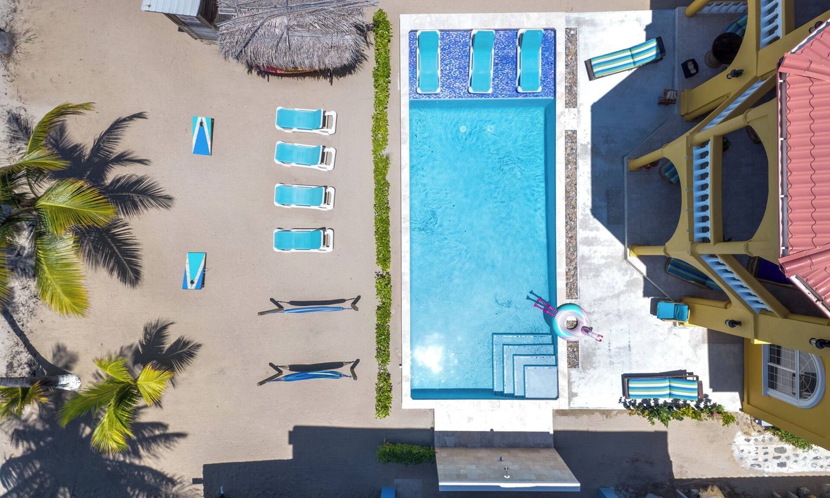 Hopkins Villa | Luxury Beach Front Villa with FREE use of golf cart' and housekeeping - Sleep 6