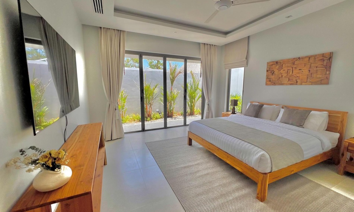 Thep Kasattri Villa | Luxury brand new villa with maid Anchan Tropicana