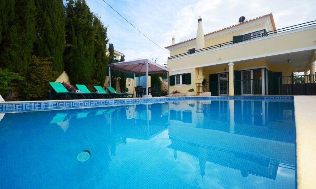 Vale de Parra Villa | Luxury Child friendly Villa with large private pool , quiet area