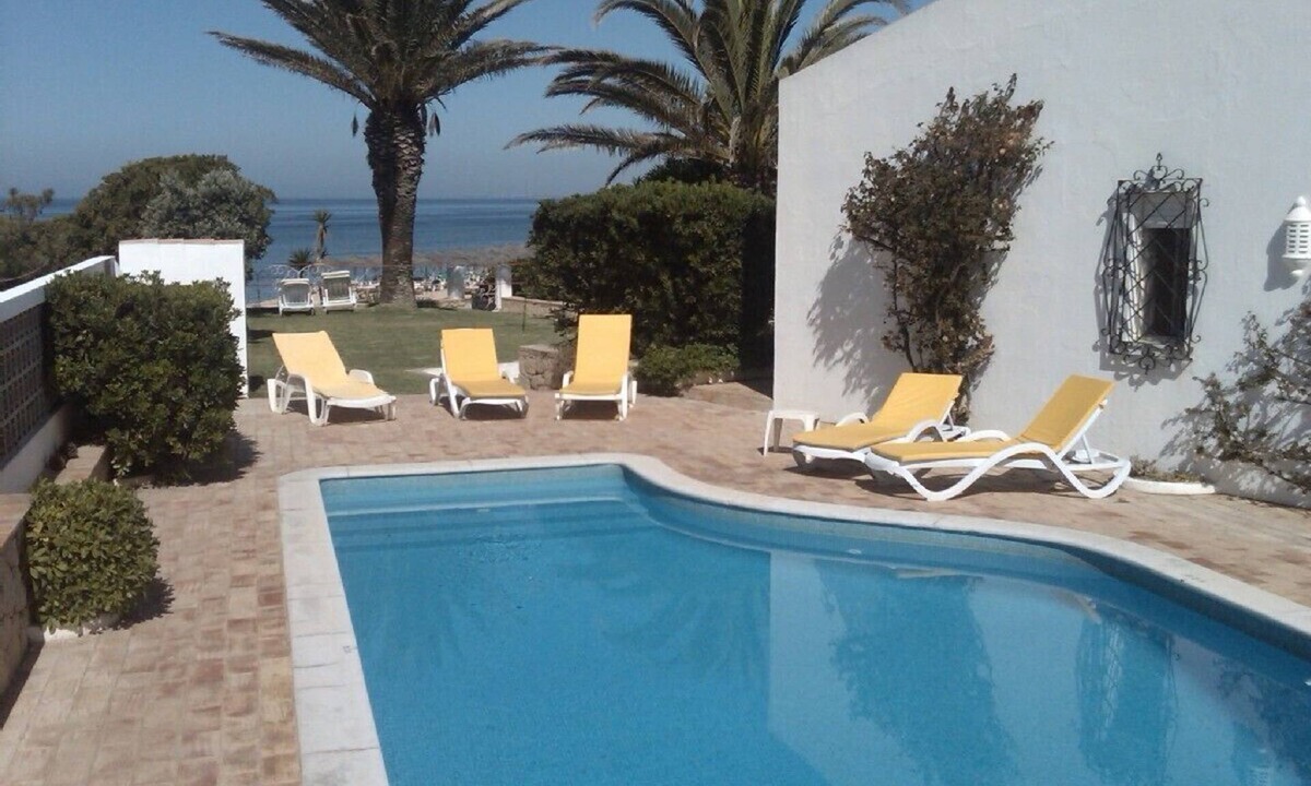 Vale do Lobo Villa | Luxury Villa with private pool, lush gardens and direct access to the beach
