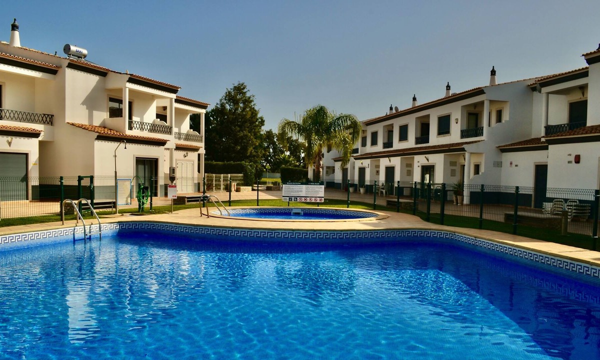 Mosqueira House | Magnolia Village A TownHouse w/Swimming-Pool
