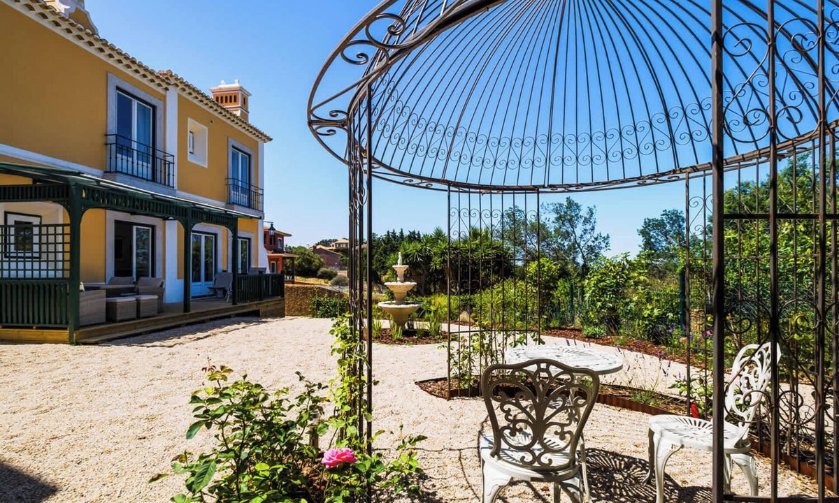 Malveira da Serra House | Malveira Hills by Portugal Portfolio
