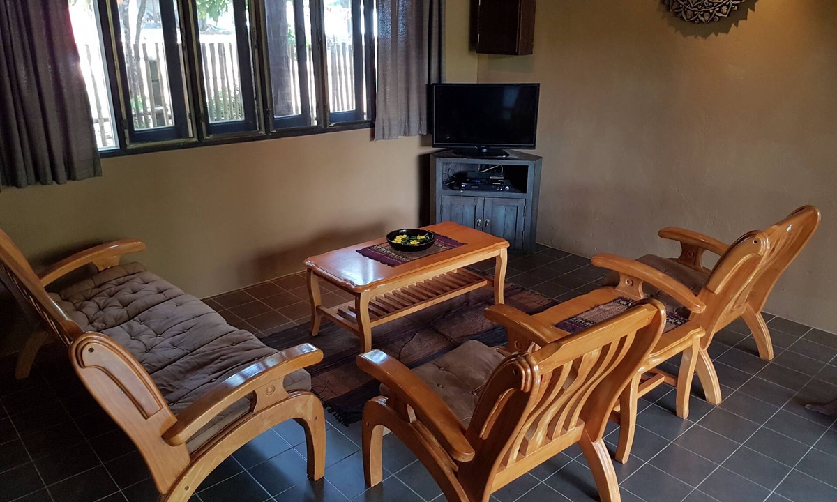 Ban Thalane Hotel | Melina's Beach Front Bungalow