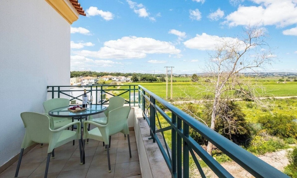 Alfa-Mar Condo | Milene - Falésia Field & Beach Retreat