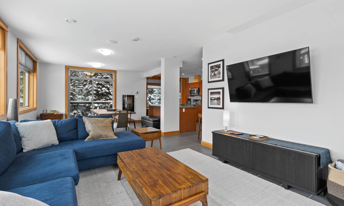 Sun Peaks Cabin | Modern 2 bedroom plus den apartment in village centre
