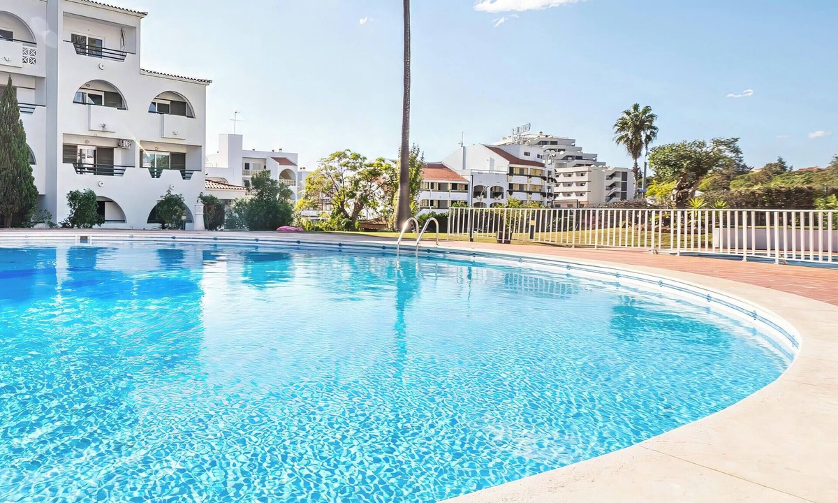 Areias de Sao Joao Apartment | Modern apartment near beach in Albufeira