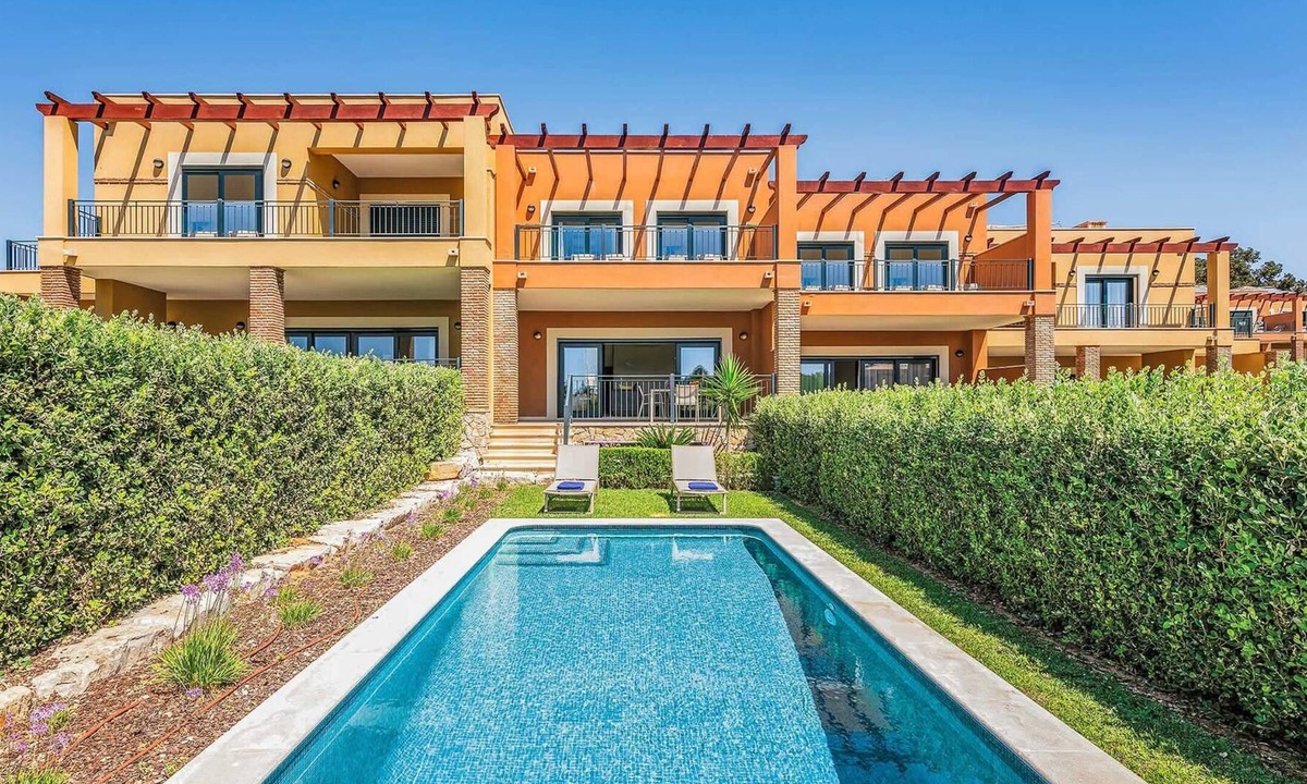 Carvoeiro Villa | Modern countryside aspect-short drive to Carvoeiro