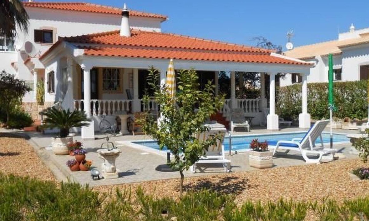 Castro Marim House | Nettes Ferienhaus in Altura mit Gepflegtem Garten by Interhome