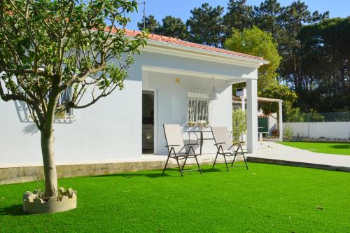 Lagoa de Albufeira House | Paradise in Lagoa - House Near the Beach with Garden & BBQ