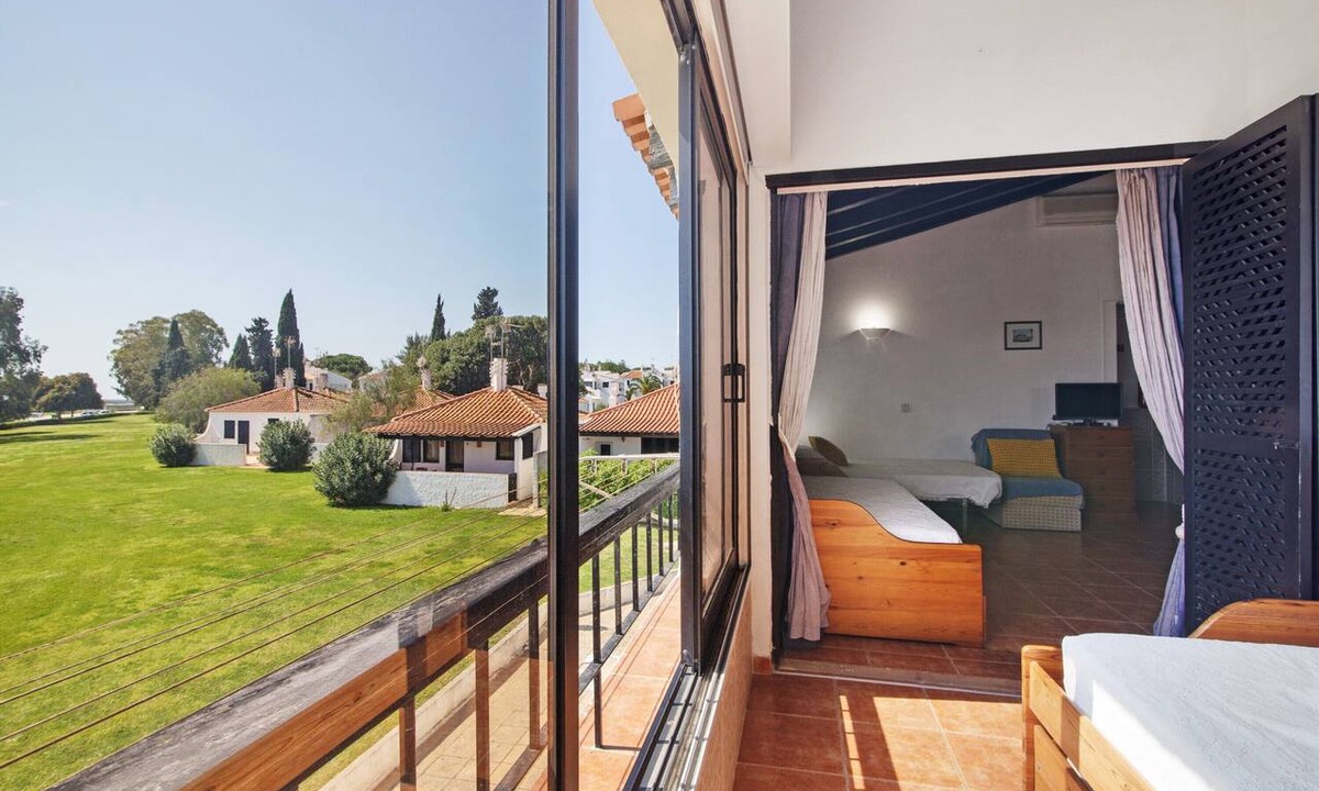 Santa Luzia Apartment | Pedras Del Rei 26 (Pedrinhas I) – Air-Conditioned Apartment with Pool Access