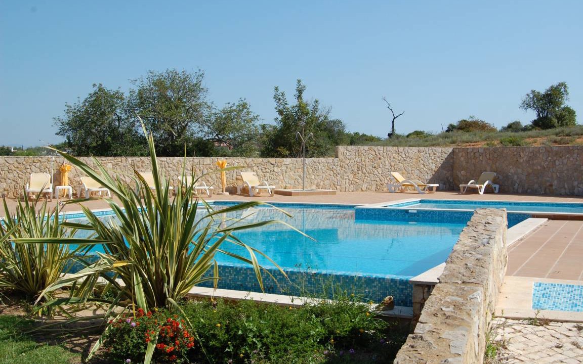 Estombar Apartment | Pinta Golf professionally cleaned 2-bedroom first-floor apartment close to Carvoeiro