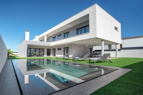 Montes de Alvor Villa | Private Alvor villa with pool and Jacuzzi