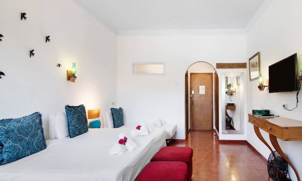 Sao Bras de Alportel Apartment | Private Refuge in a Quiet Area with Shared Pool