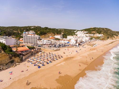 Salema Hotel | Salema Beach Hotel
