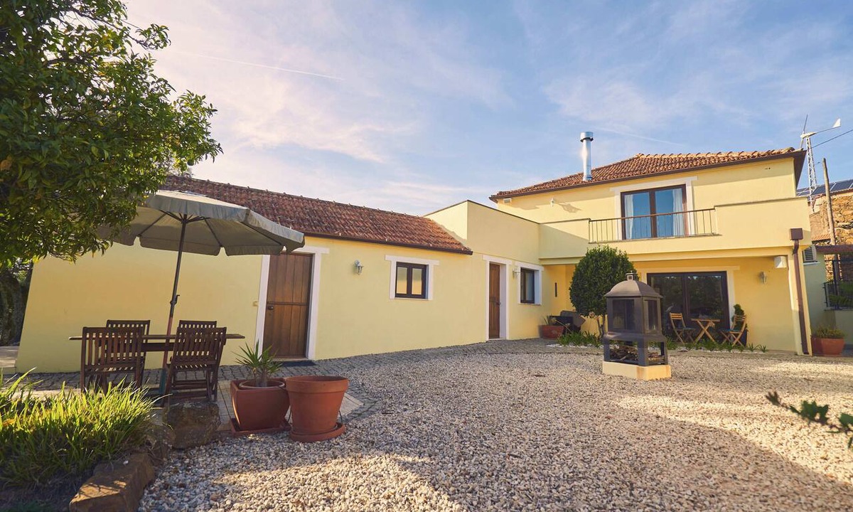 Bussaco House | Spacious Family Villa - Peaceful Rural Escape