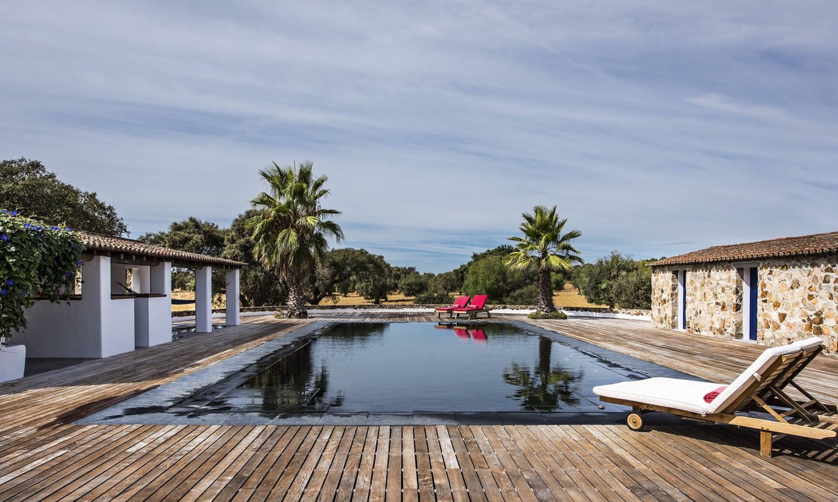 Viana do Alentejo House | Splendid Oasis in the heart of Alentejo -FARM&BARN