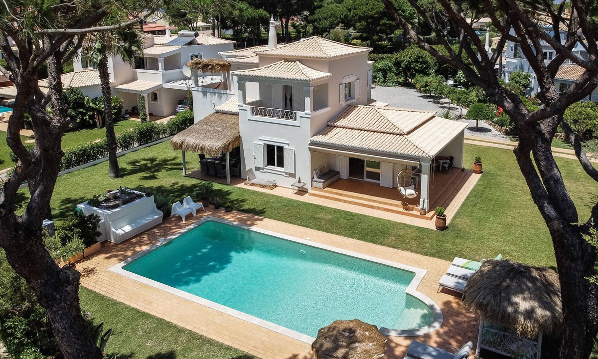 Quarteira Villa | Sunset villa, heated pool, sleeps 9, walk to marina