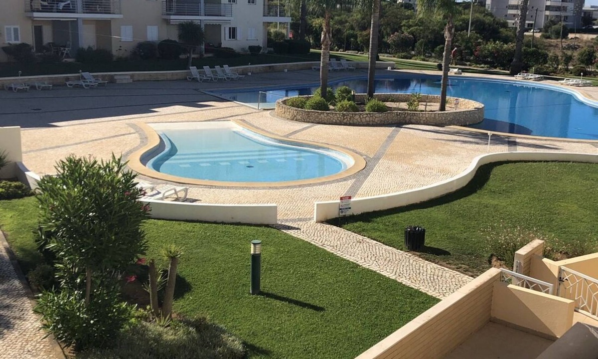 Torralta Apartment | Superb 2 bedroom apartment with pool view in Vila da Praia, Alvor