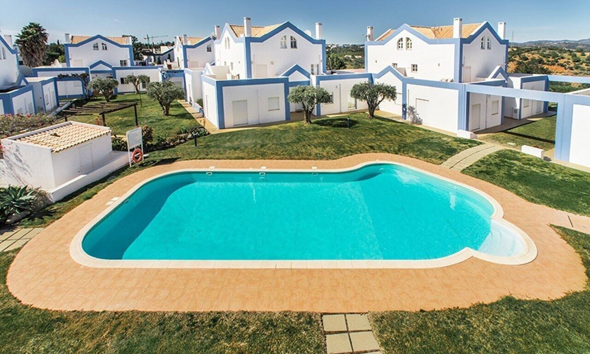 Tavira Villa | Tavira - Quinta do Perogil 3-bedroom house with a communal pool and free Wi-Fi.