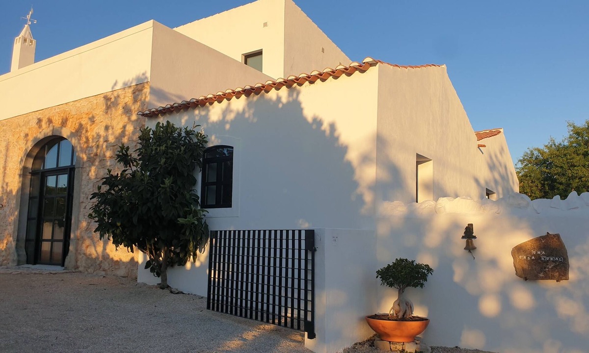 Charneca Bed & Breakfast | UMA CASA RURAL is a true Algarvian village with independent Suite