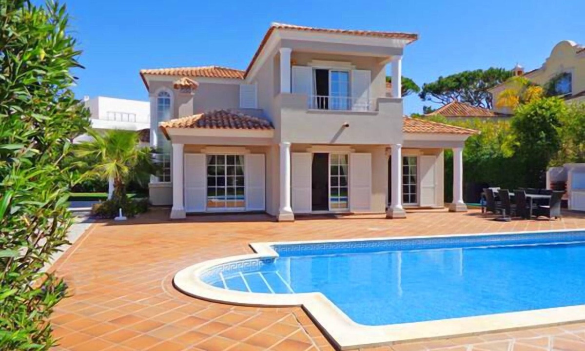 Vale do Garrao Villa | Varandas do Lago villa with private pool, WiFi and air-conditioning T110 - Almancil, Algarve