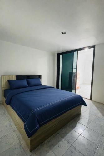 Talat Nuea Apartment | Very budget 1 bedroom for sleep and a lot of space to stay