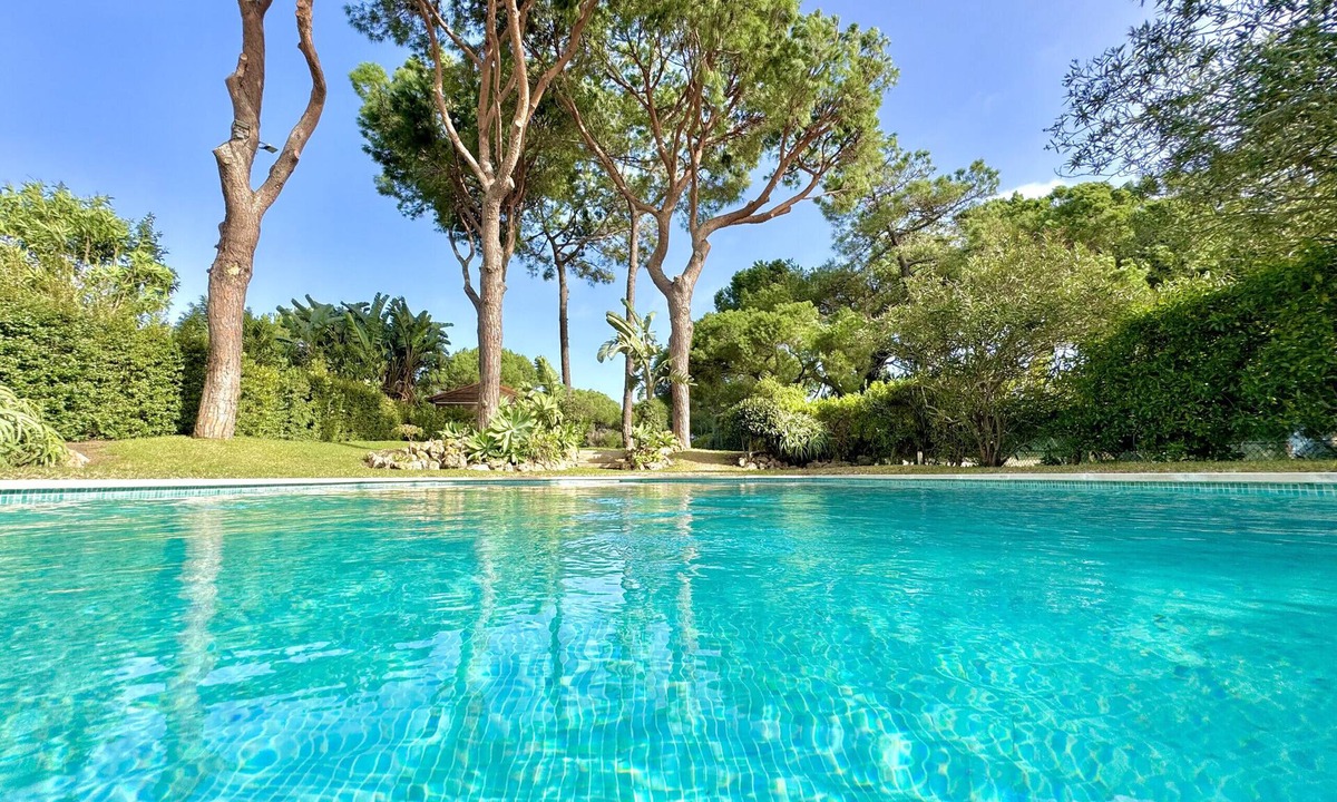 Quarteira Apartment | Vilamoura Amazing Villa by Homing