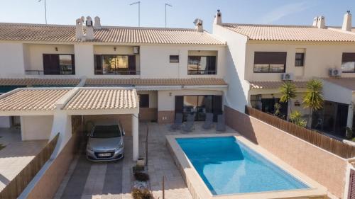 Urbanizacao dos Calicos Villa | Villa A7 by HelloVacations
