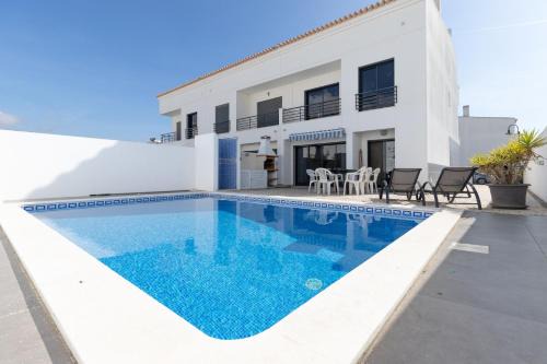 Vila Nova De Cacela House | Villa Buganvilia by ALGARVEMANTA