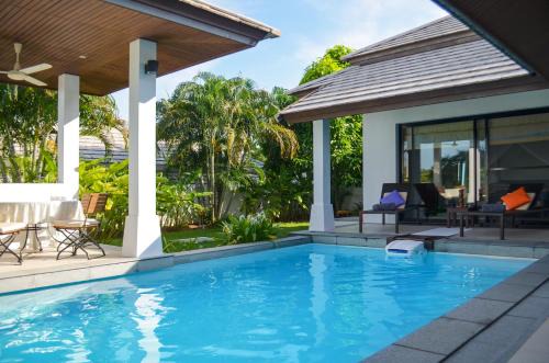 Moo 5 Villa | Villa Cannes with gym and tennis court