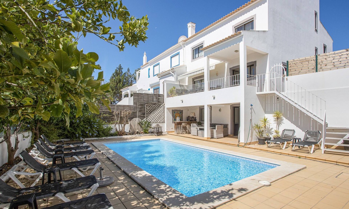 Ferragudo Villa | Villa Casa Rosina close to Beach with Pool & Wi-Fi