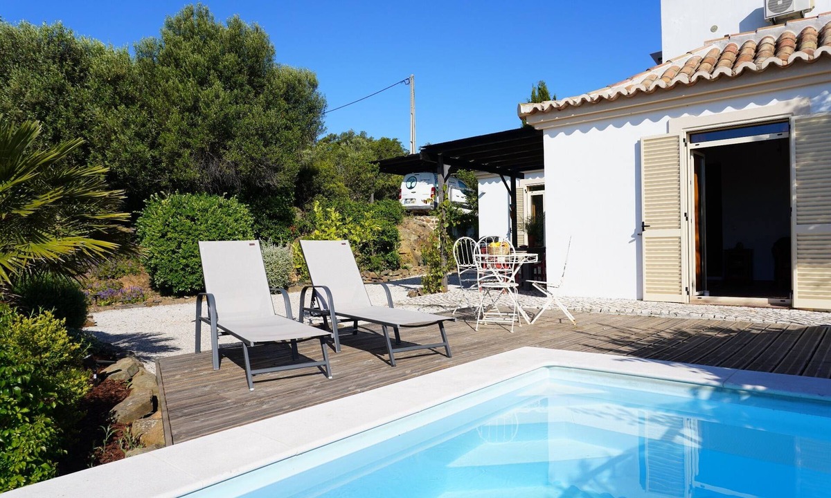 Fonte do Bispo House | Villa Eterno: A Charming Hilltop Retreat, with plunge pool
