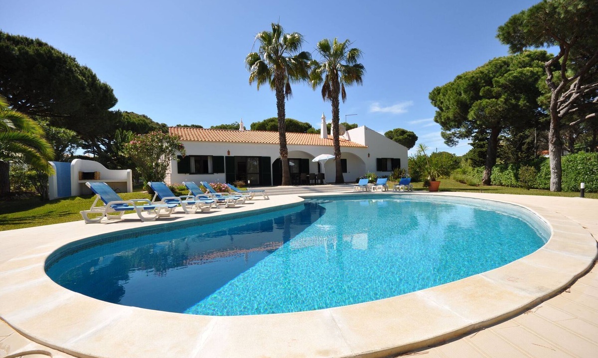 Quarteira Villa | Villa in Vilamoura with Pool near Golf Course