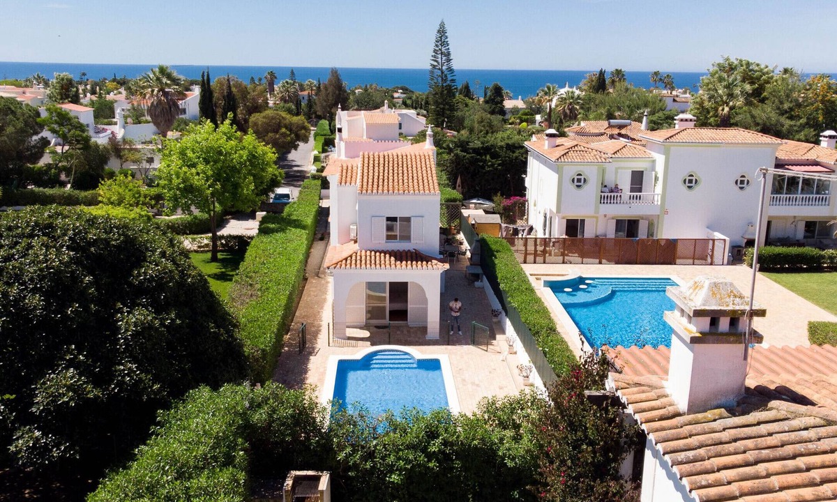 Mato Serrao Villa | Villa Loretta - Private heated pool, two minutes' walk to tennis club