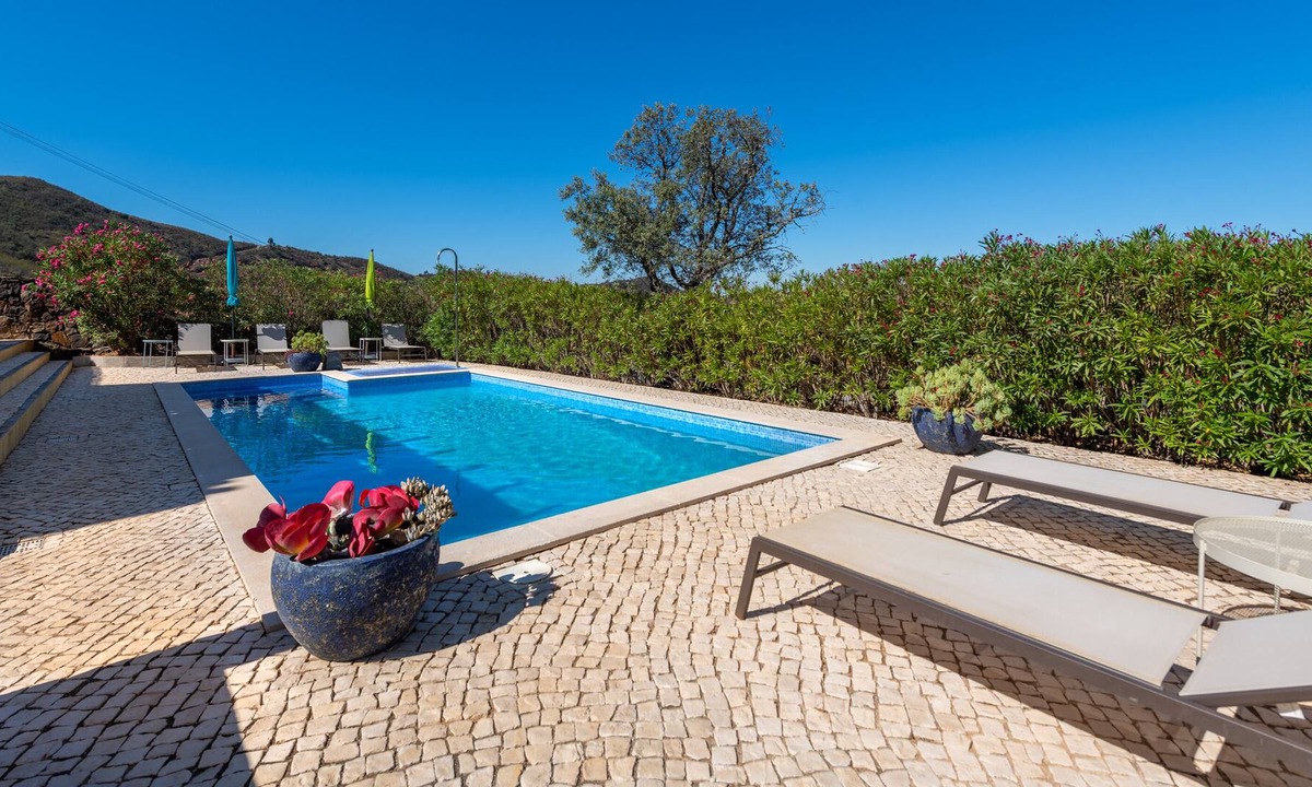 Barracao Villa | Villa Odelouca by Gestaz