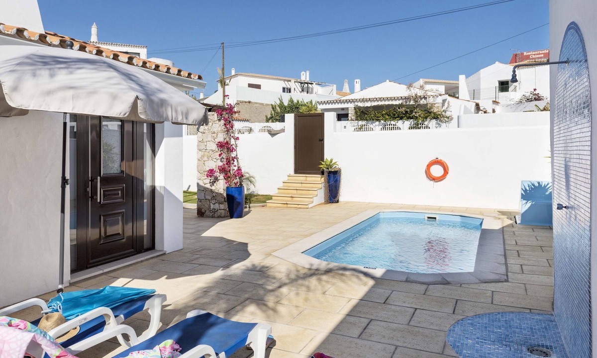 Areias de Sao Joao Villa | Villa Petala, 300 metres from the beach.