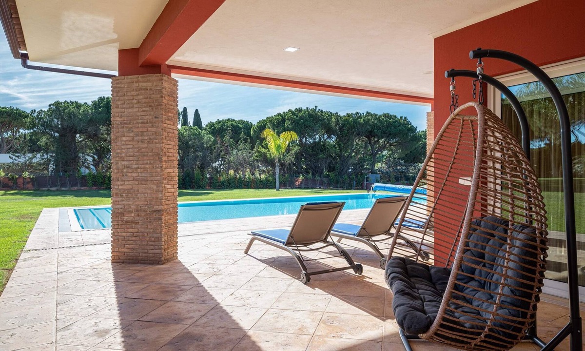 Vilamoura Villa | Villa Romantic, 7 luxury suites - jacuzzi, sauna. Excellent space for families.