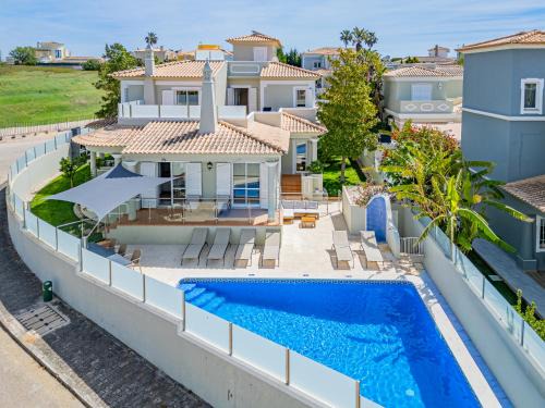 Albufeira Villa | Villa Rosal by SignatureStays - Heated Pool
