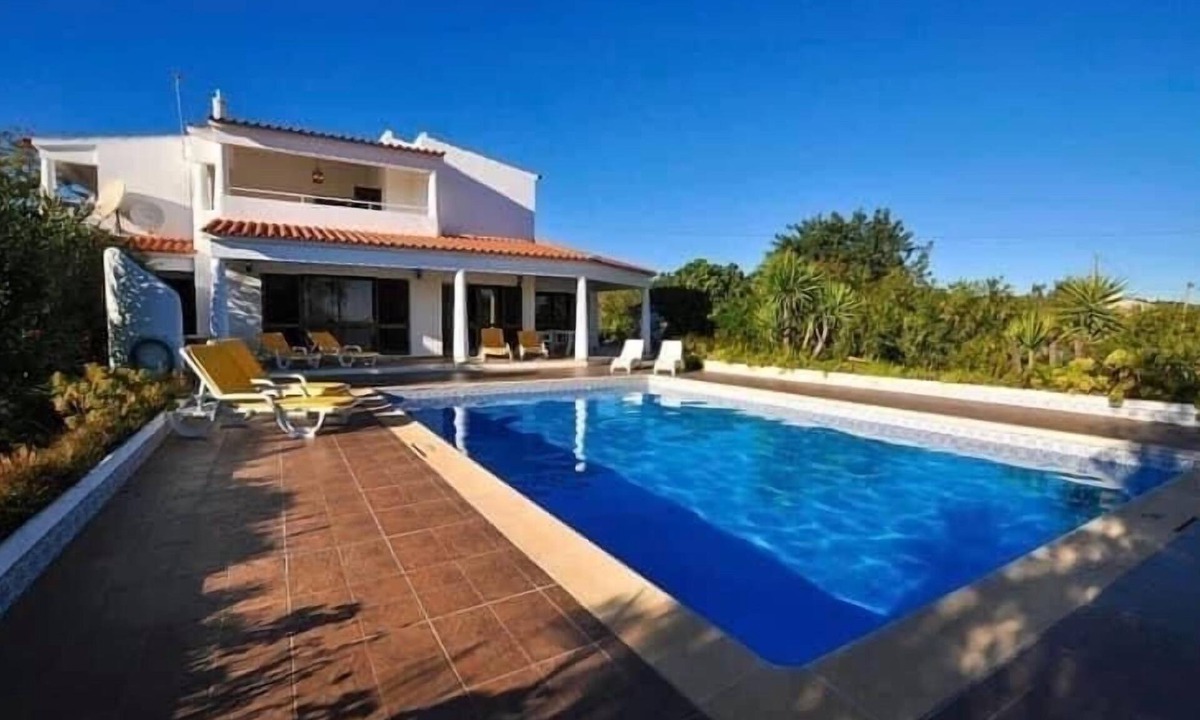 Franqueira Villa | Villa Tropical - Ideal for family holidays: private pool and tennis court