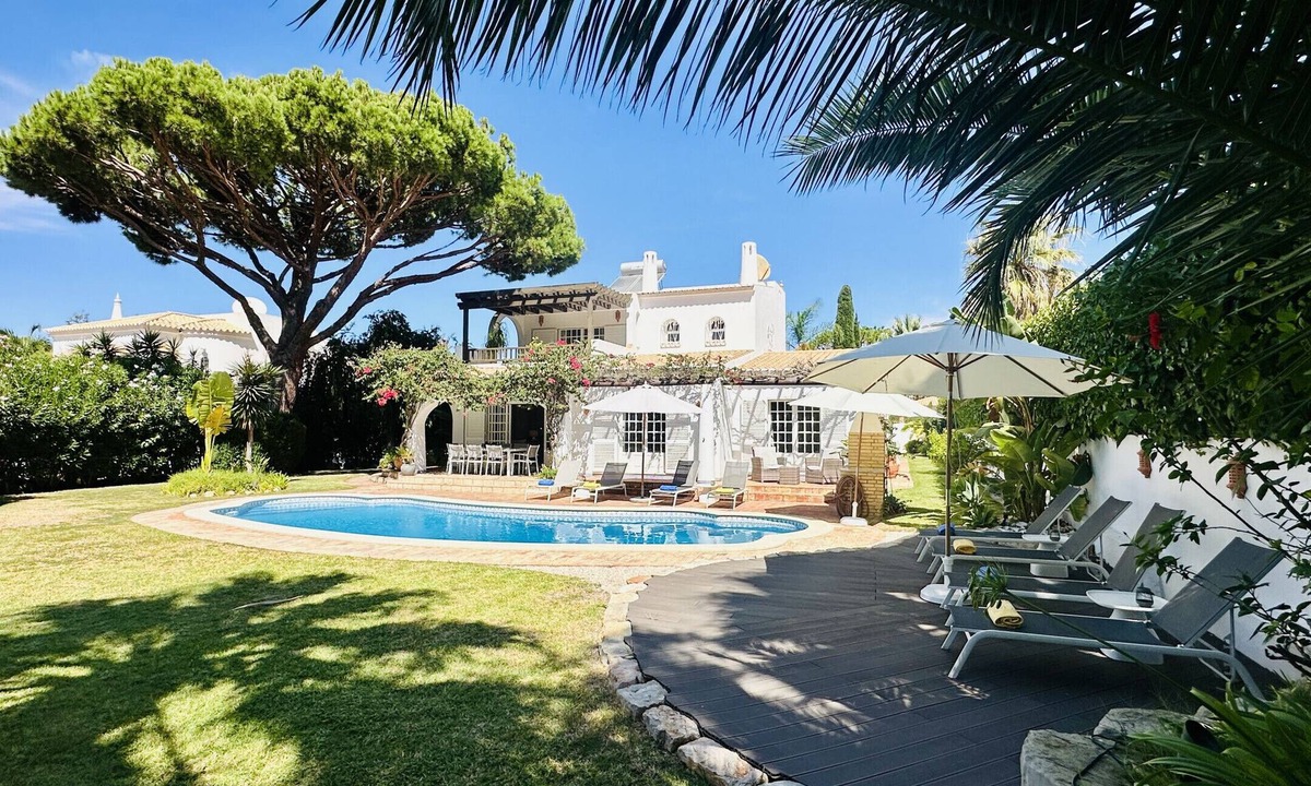 Quarteira Villa | Villa Verde | Private Pool | 9 Pax | Vilamoura