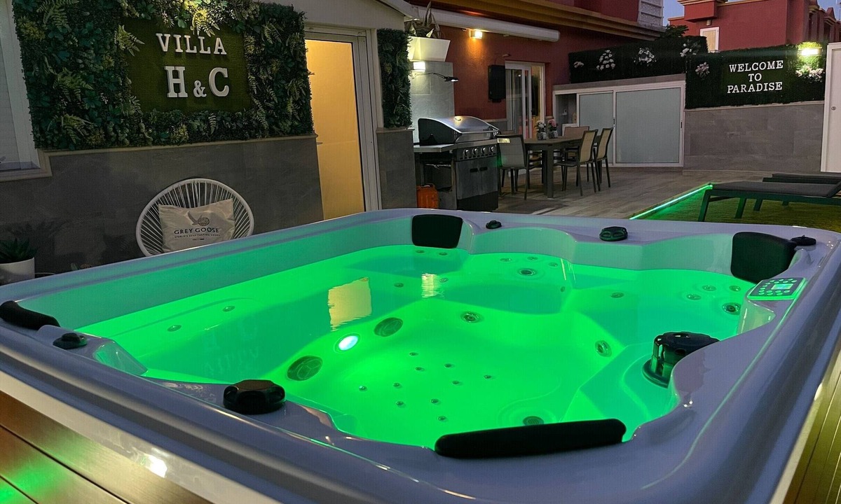 Playa del Ingles Villa | Villa "Villa Hyc Playa de las burras escapada soleada con jacuzzi