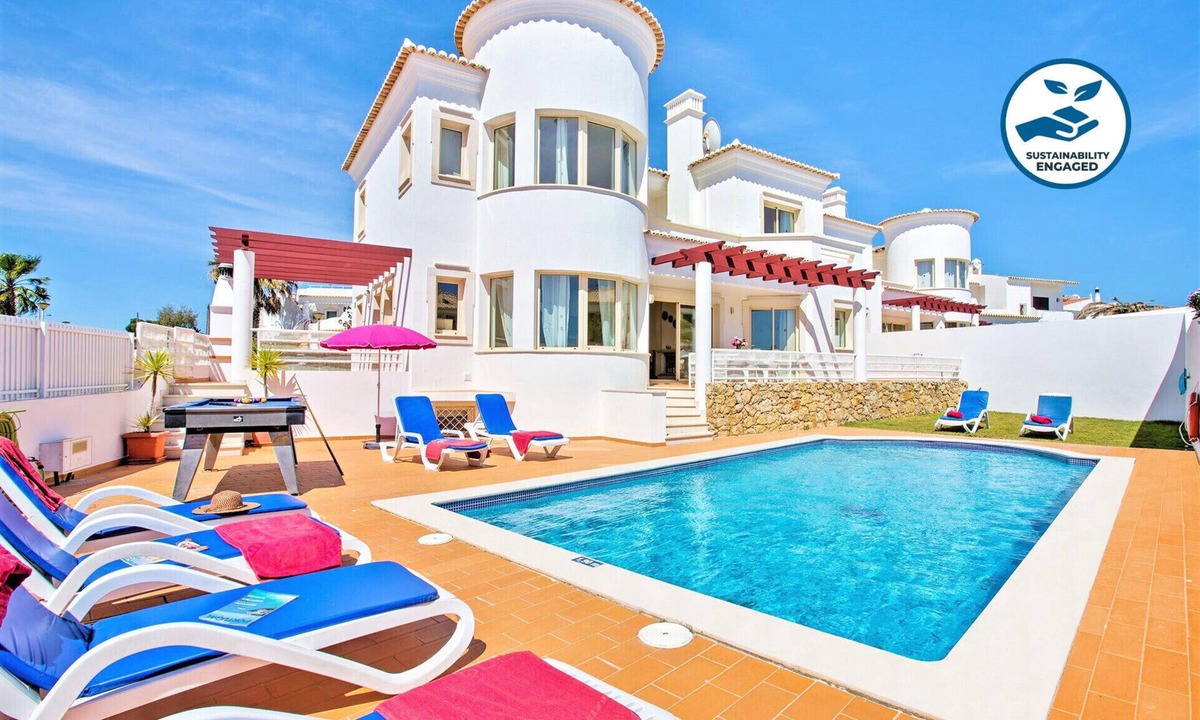 Castelo Villa | Villa w/heatable pool & sea view in Galé